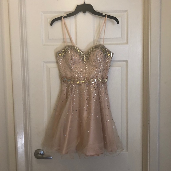 Dave & Johnny Dresses & Skirts - Dress